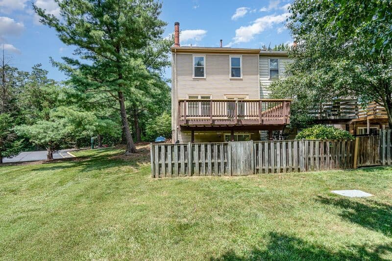 Fredericksburg House: 10701 Houck Dr