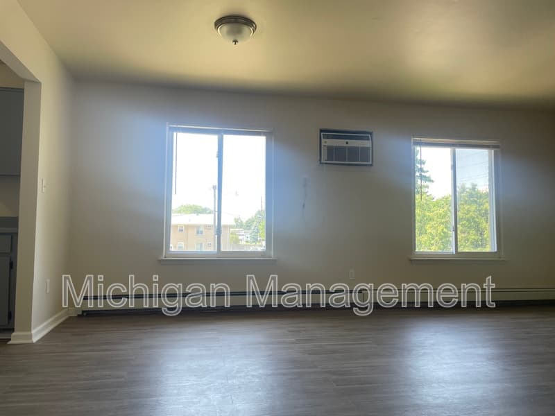 Allen Park Condo: 19220 Wick Rd