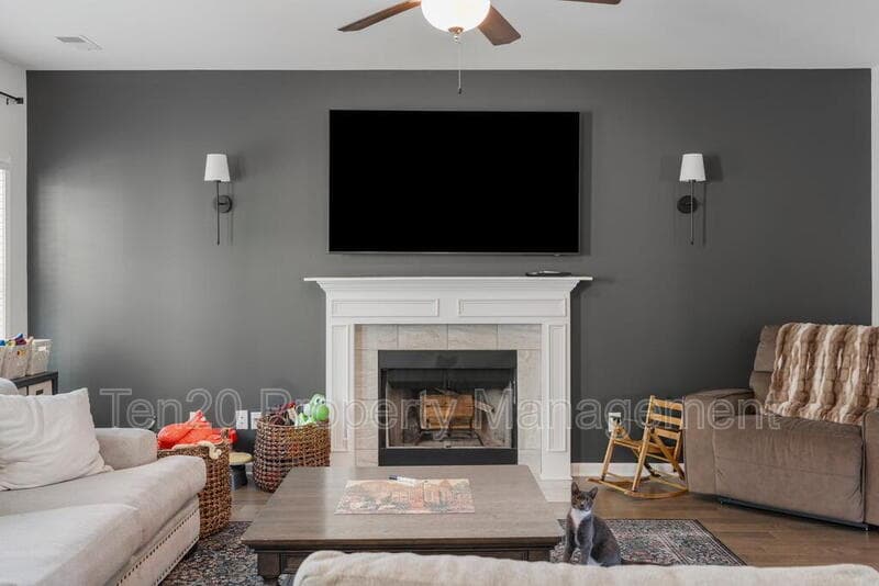 Fortson House: 121 Hart Preserve Drive