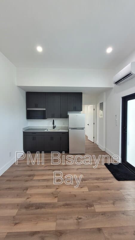 Miami Beach Condo: 7801 Byron Avenue