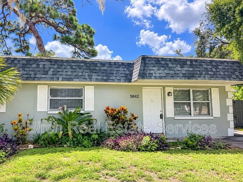 New Port Richey House: 5842 Georgia Ave