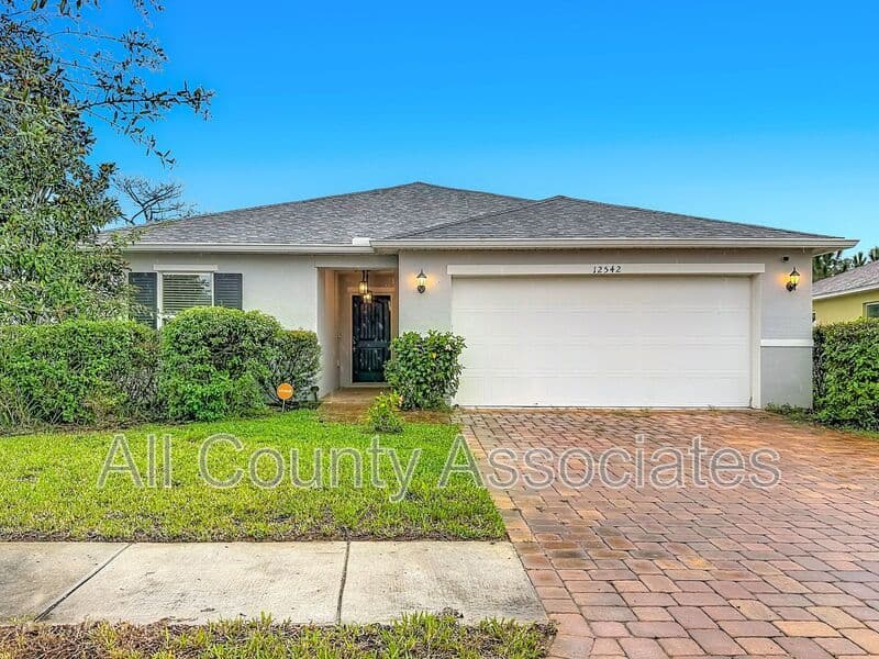 Hudson House: 12542 Achasta Blvd
