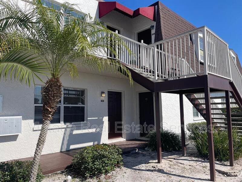 Tampa Condo: 9105 W Hillsborough Ave
