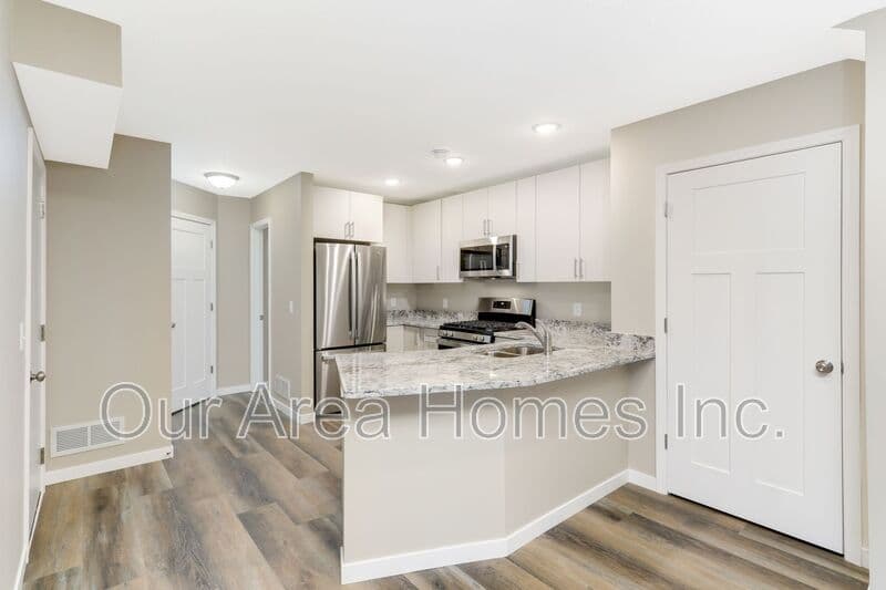 Otsego House: 6138 Manchester Ave NE