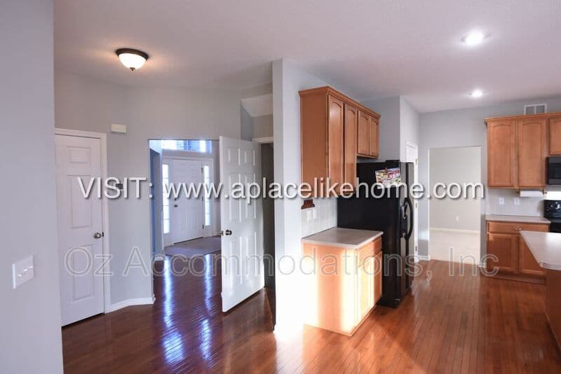 Olathe House: 22413 W 113th Ter