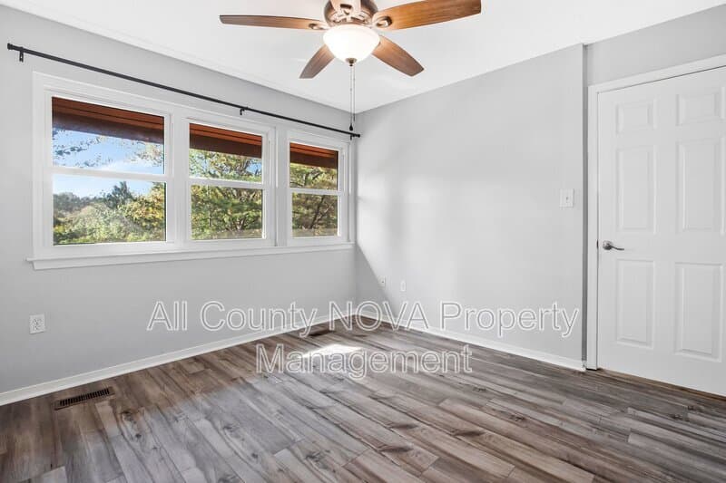 Columbia Condo: 7505 Weather Worn Way
