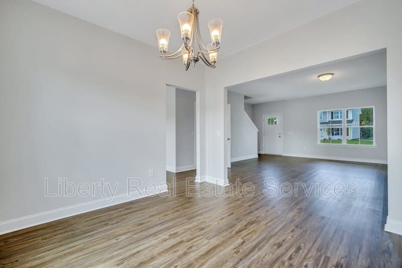 Hinesville House: 88 Fridley Ln