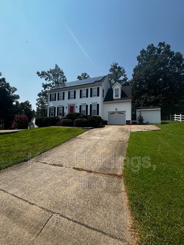 Chester House: 15012 Pine Vista Ln
