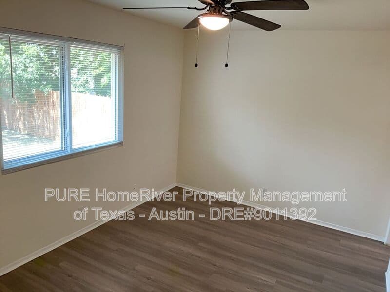 Round Rock Condo: 418 Parkhill Cv
