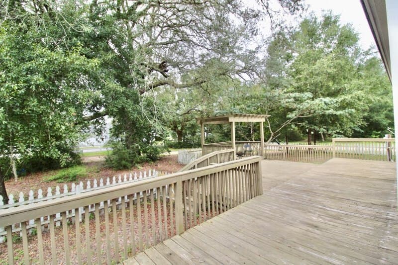 Freeport House: 147 Caswell Branch Road