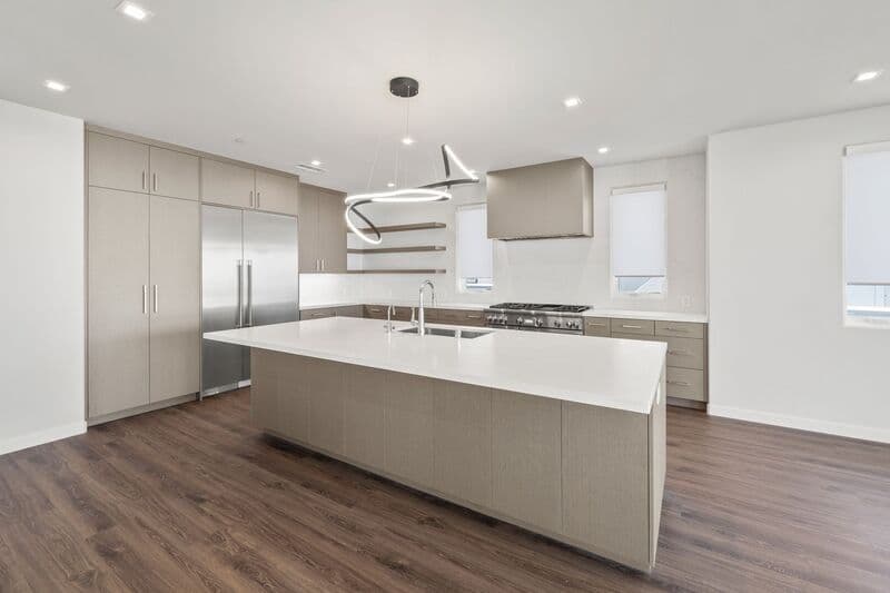 Redondo Beach House: 101 Via Colusa
