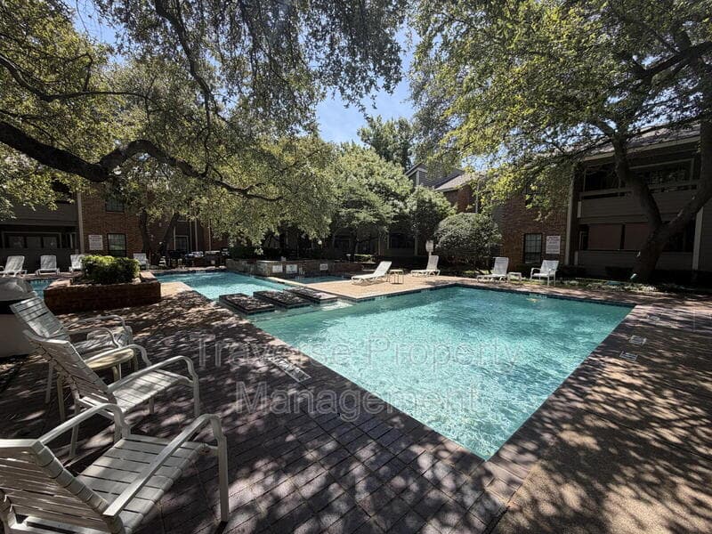Arlington Condo: 1108 Quail Valley Ln