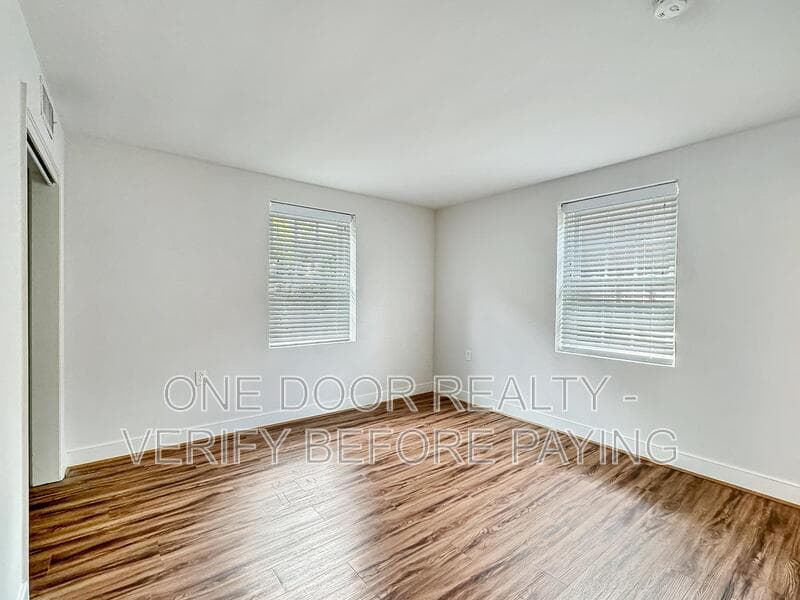 Williamsburg Condo: 732 Scotland Street