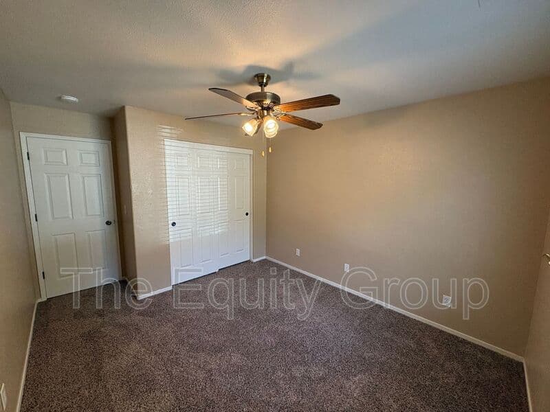 Visalia House: 2967 West Jerome Ave
