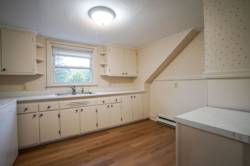 West Springfield Condo: 2385 Westfield St