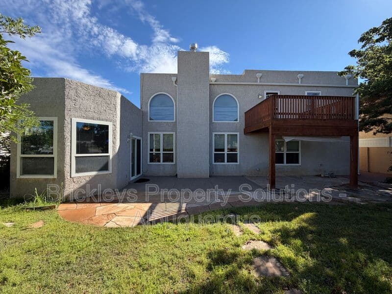 Albuquerque House: 9600 Allande Rd NE