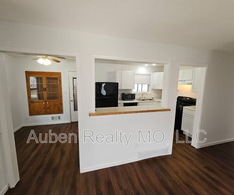 Independence House: 20808 E 13th Ter S.