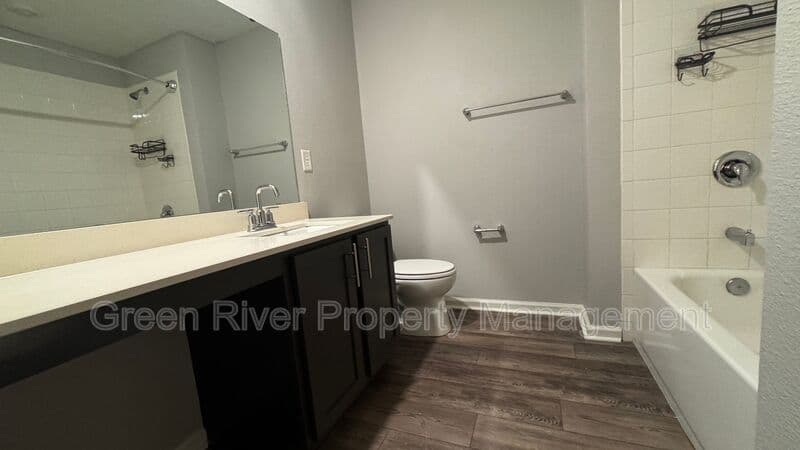 Jacksonville House: 1723 Carter Landing Boulevard