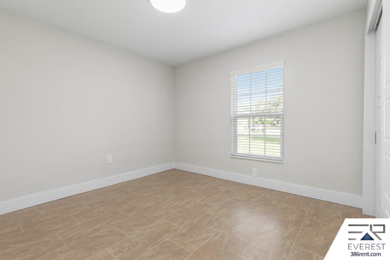 Palm Coast House: 12 Walt Place