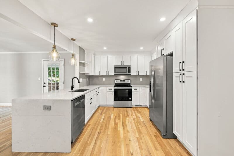 Raleigh House: 412 Pinecroft Drive