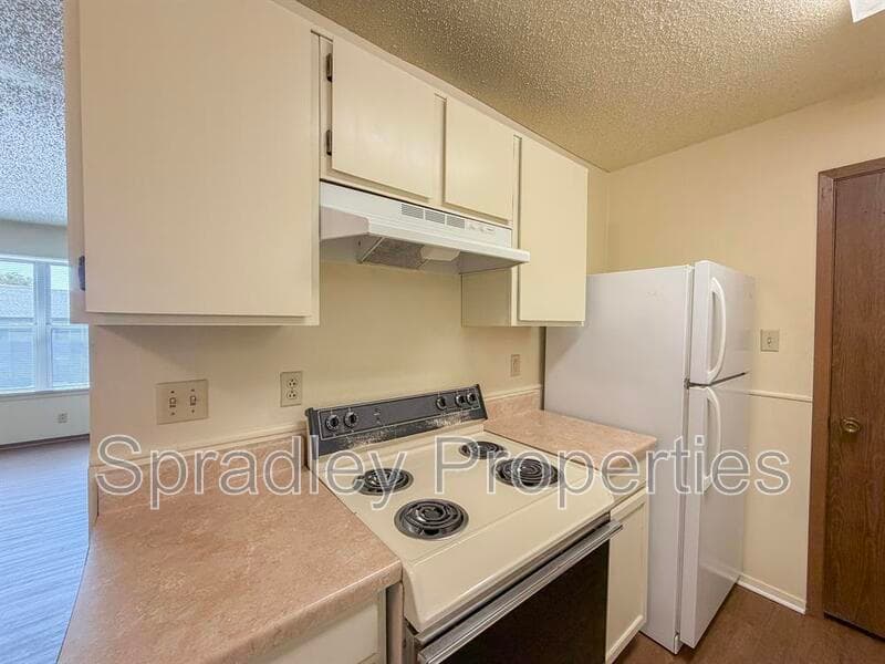 Troy Condo: 120 W Main St