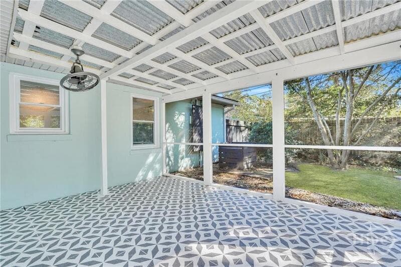 Savannah House: 2337 Shirley Drive
