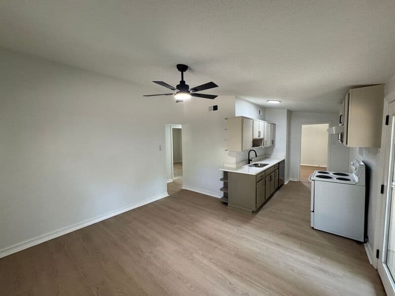Southaven House: 8658 Bunker Hill Drive
