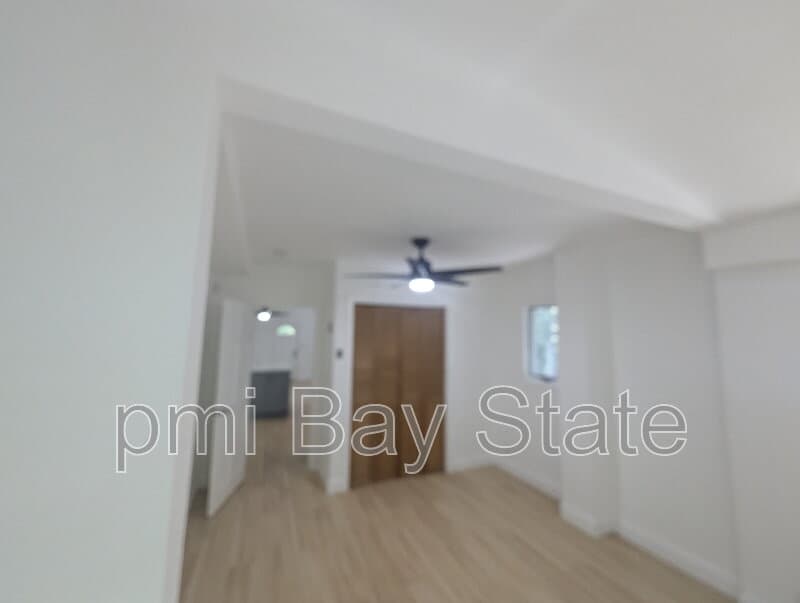 Hyde Park Condo: 3 Weston St