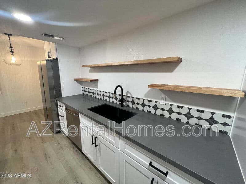 Mesa Townhome: 948 S Alma School Rd