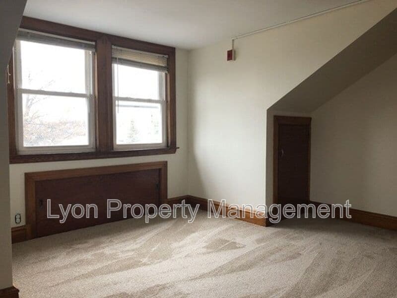 Cumberland Condo: 3880 Mendon Rd