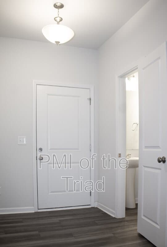 Jamestown Townhome: 3005 Mackay Pointe Lane