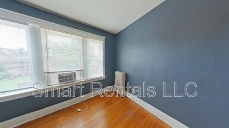 St. Louis Condo: 1004 Tamm Avenue - 1N