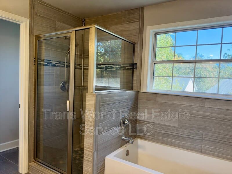 Duluth House: 3354 Roundfield Circle