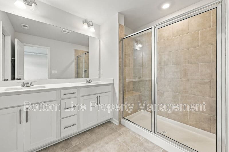 Durham Townhome: 5811 Woodlawn Dr