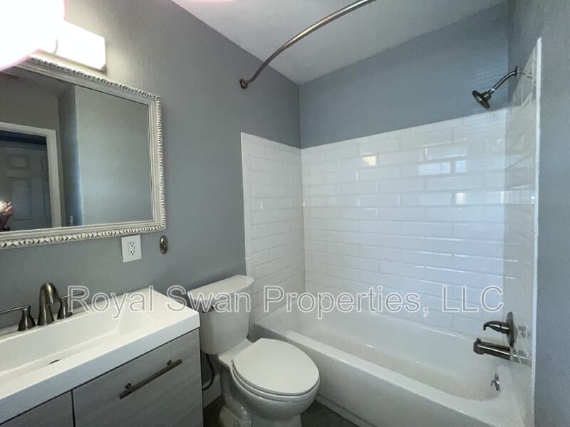 Lakeland House: 1644 Tangerine Street