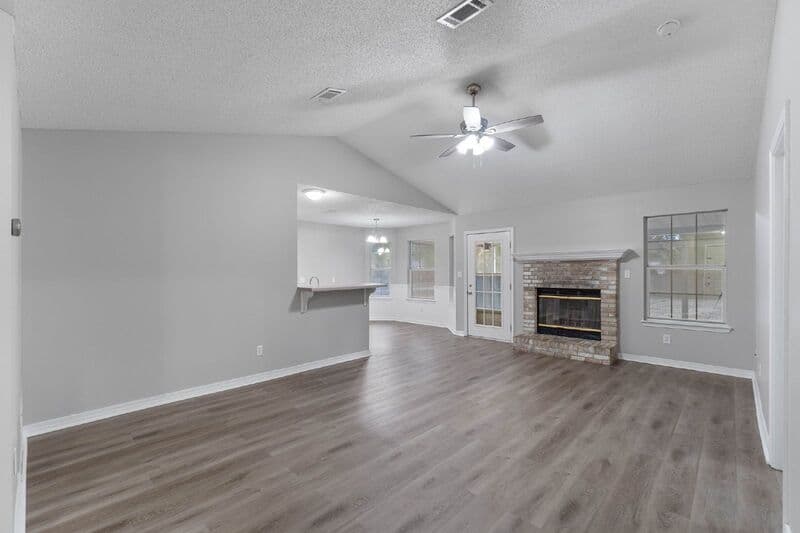 Crestview House: 3014 La Salle Court
