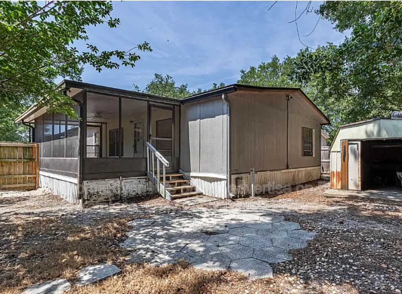 Jacksonville House: 7531 Covewood Dr