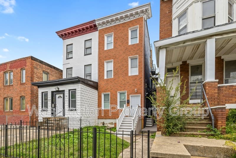 Baltimore House: 206 E 25th St