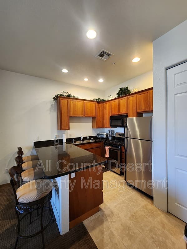 La Quinta Condo: 50650 Santa Rosa Plaza