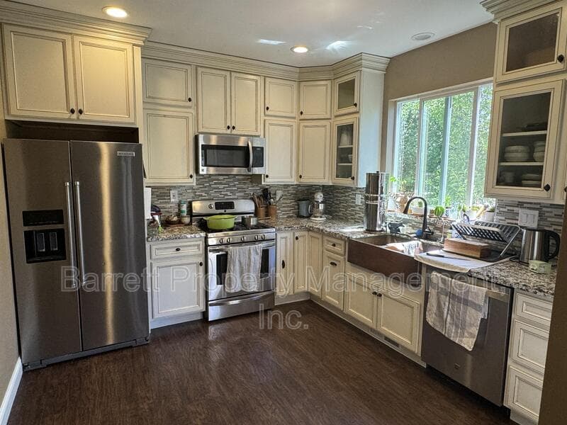 Grass Valley House: 410 W. Main St