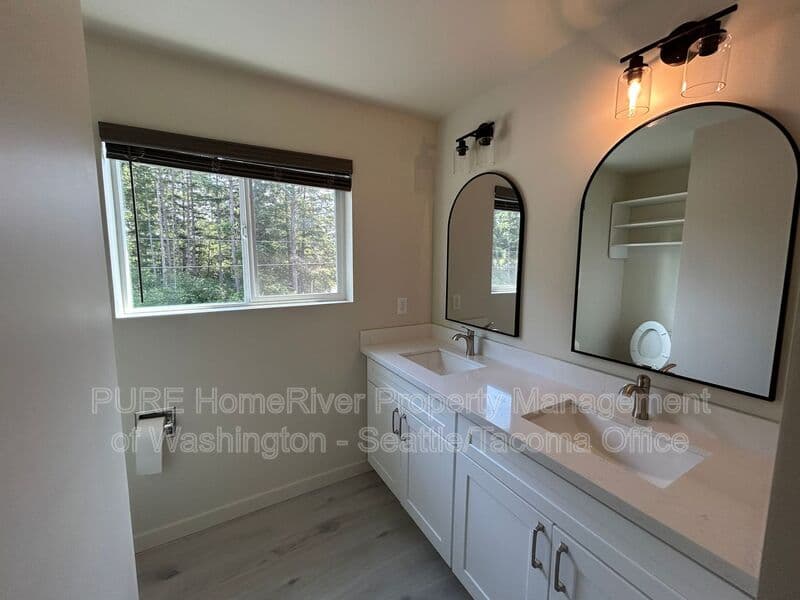Spanaway House: 5111 208th St E