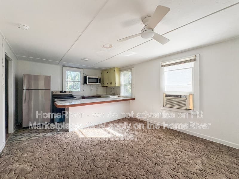 Lake Panasoffkee House: 1710 NW 29th Rd