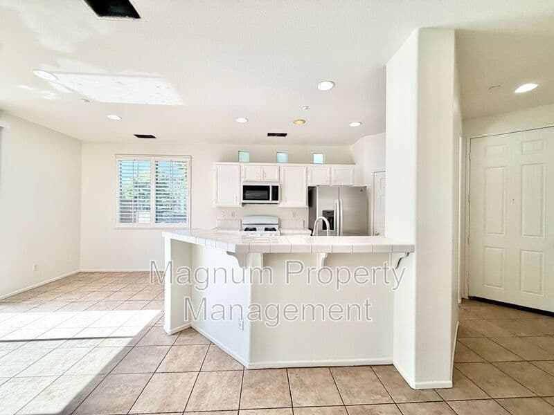 Riverside House: 11324 Riverleaf Dr