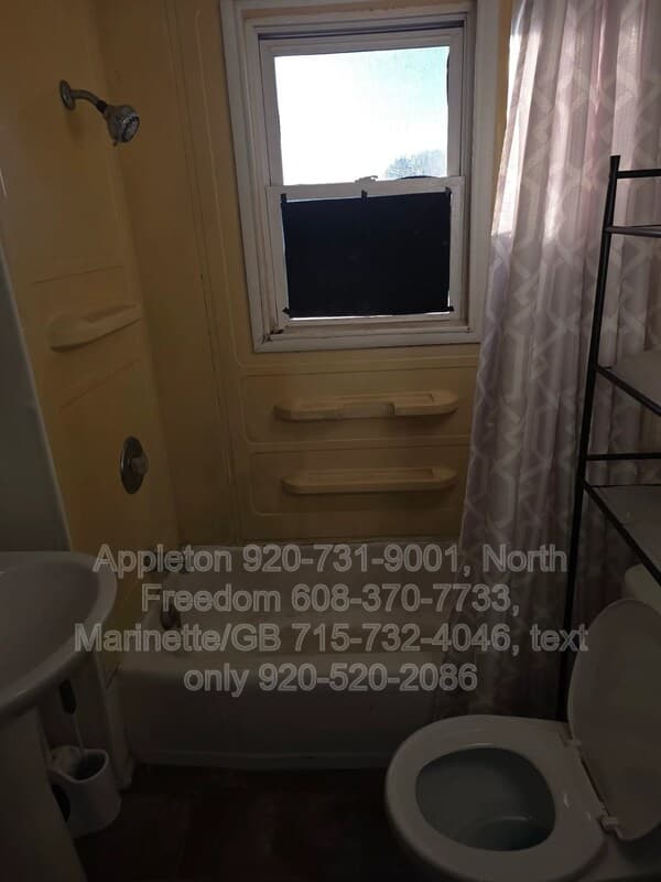 New Holstein Condo: 2103 Broadway St- Upper