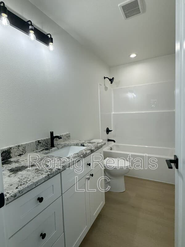 Vancouver House: 2111 E Mill Plain Blvd - A