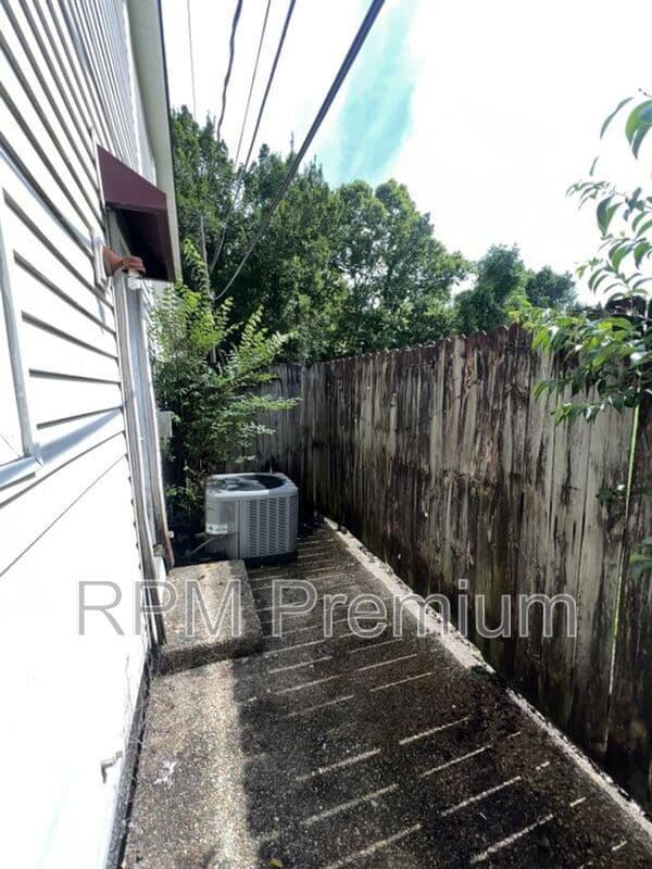 Baton Rouge Condo: 10062 Jefferson Hwy