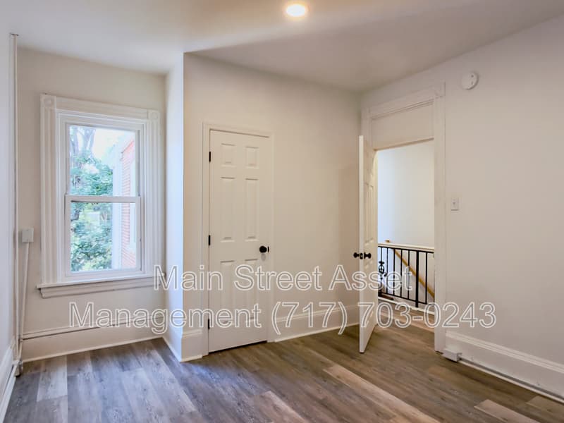 Lancaster Condo: 15 S Ann