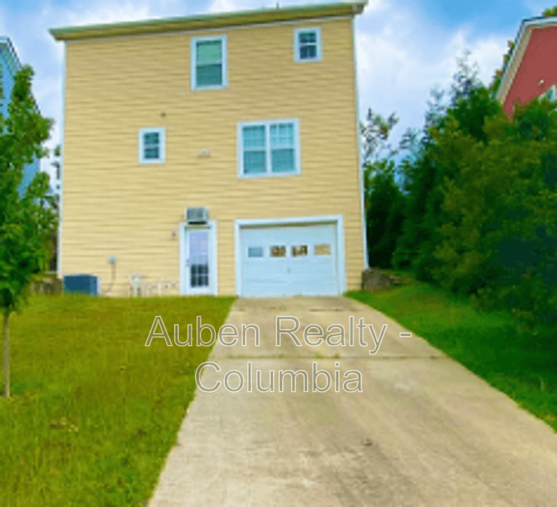 Columbia House: 537 S Bull St