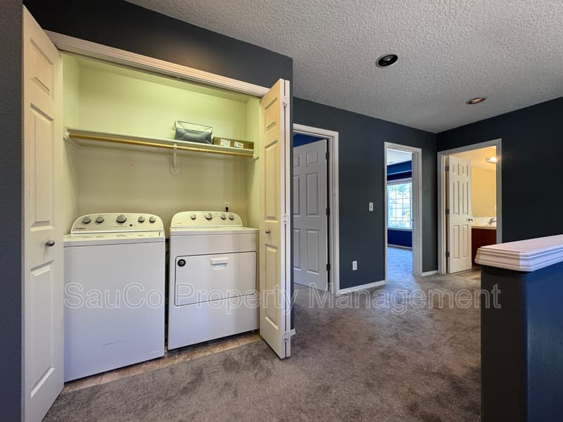 Hillsboro House: 948 SE Elina Ave