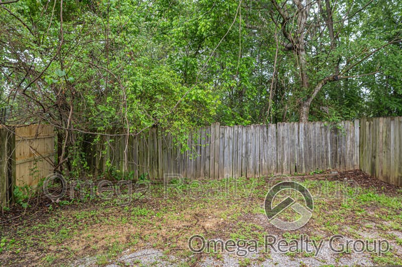 Pelham Townhome: 214 Chase Creek Cir